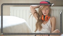 Download Dubstep Girl PS Vita Wallpaper